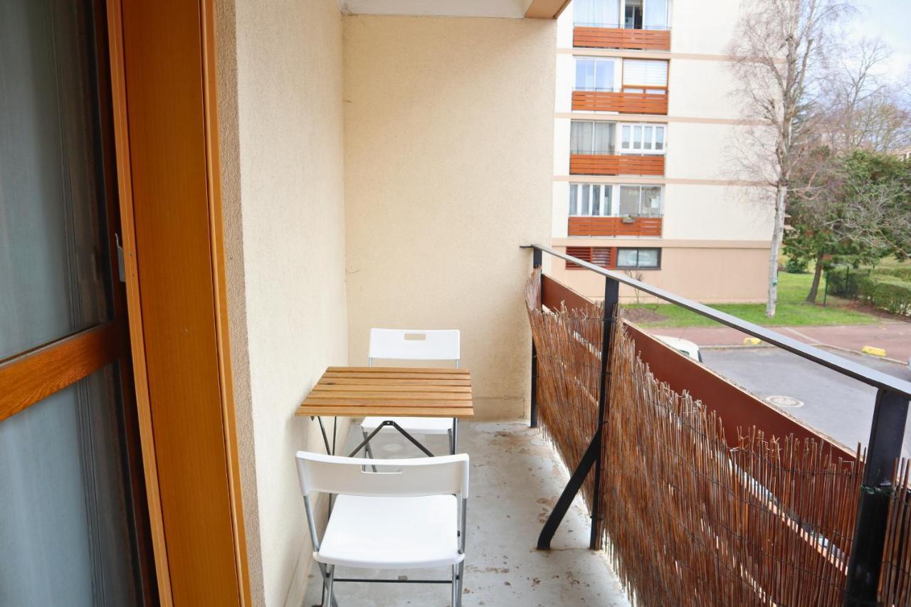 Апартаменты Guyon - Cosy Proche Gare Parking Facile - Balcon #Sirdest Франконвиль Экстерьер фото