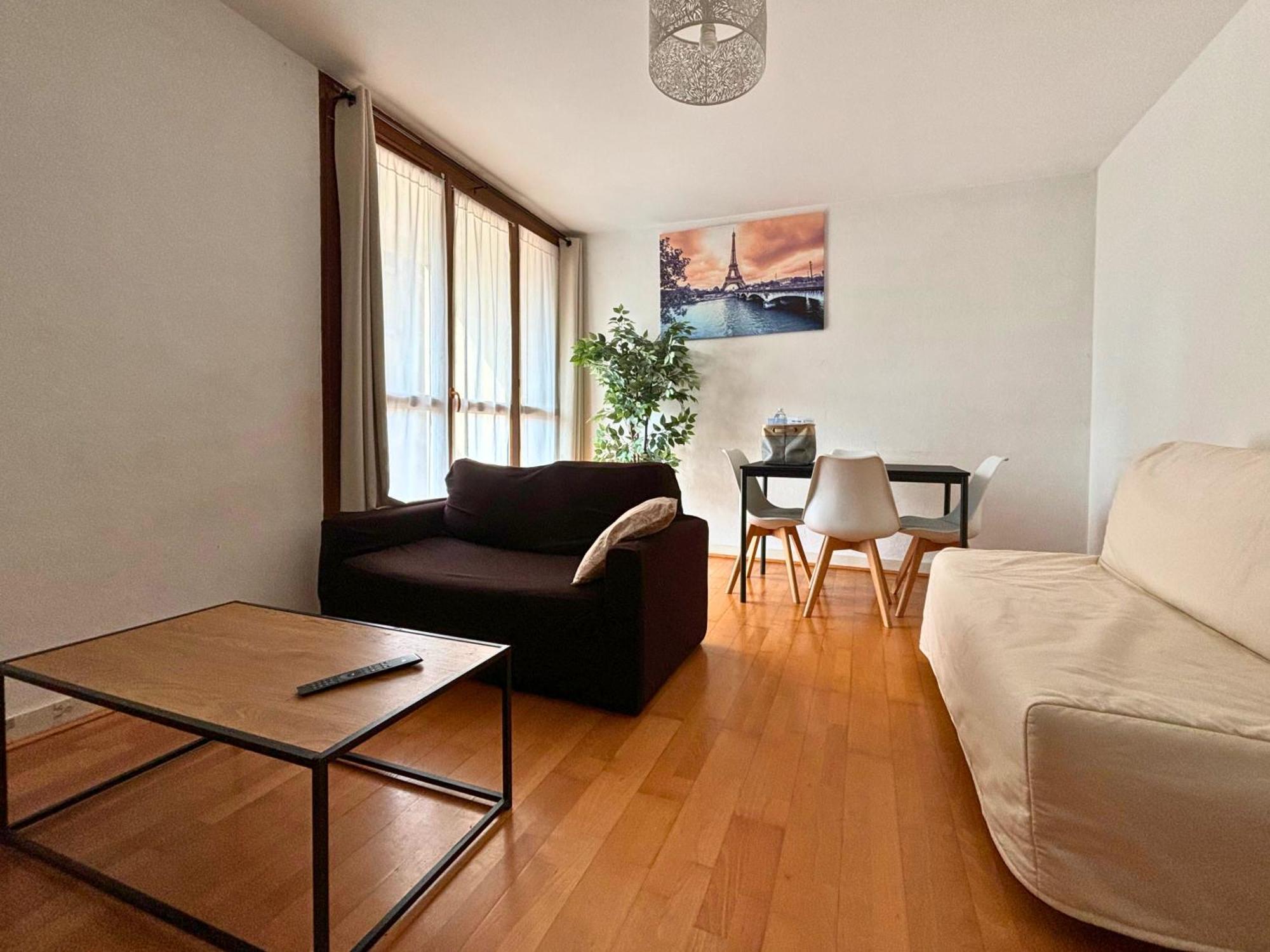 Апартаменты Guyon - Cosy Proche Gare Parking Facile - Balcon #Sirdest Франконвиль Экстерьер фото